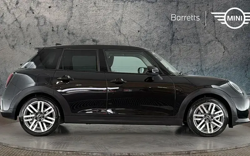 Used Mini Cooper Classic 150 kW (204 HP) 2026 Hatchback