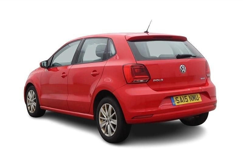 Used VW Polo SE 60 HP (44 kW) 2015 Red Hatchback