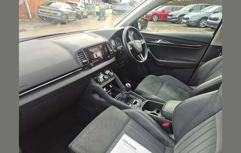 Used Skoda Karoq SE L 150 HP (110 kW) 2019 Lava blue metallic SUV