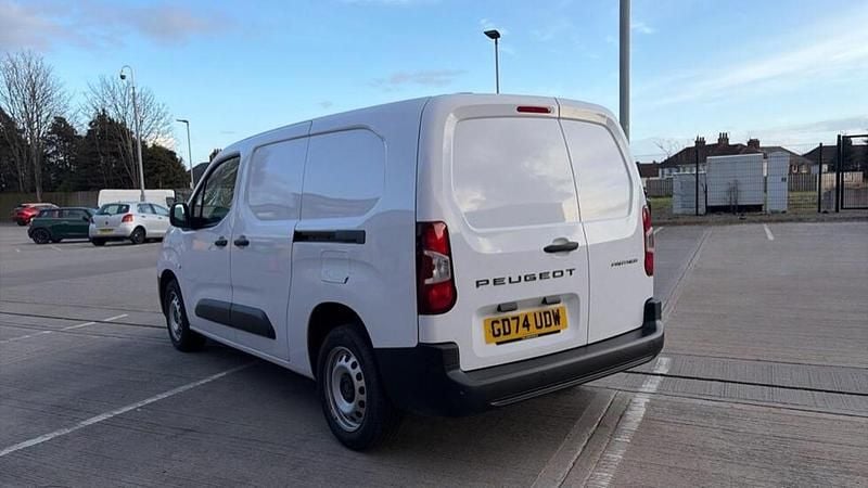 Used Peugeot Partner 101 HP (74 kW) 2025 White MPV