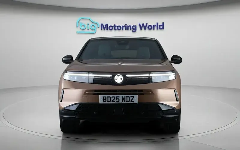 Used Vauxhall Grandland X GSe 136 HP (100 kW) 2025 Brown SUV
