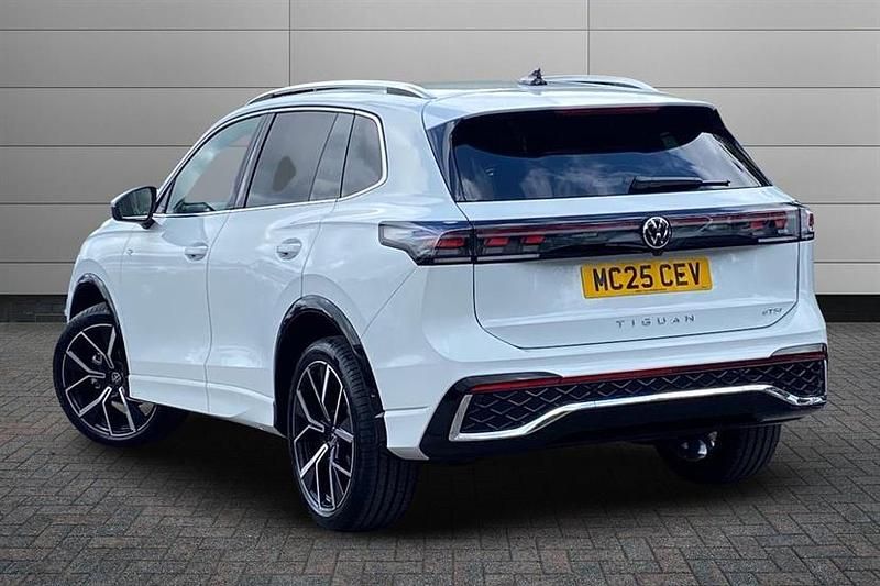 Used VW Tiguan R-line 150 HP (110 kW) 2025 White SUV