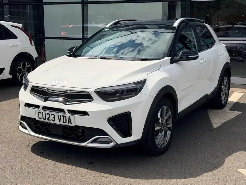 Used Kia Stonic GT-Line S 2023 White pearl SUV
