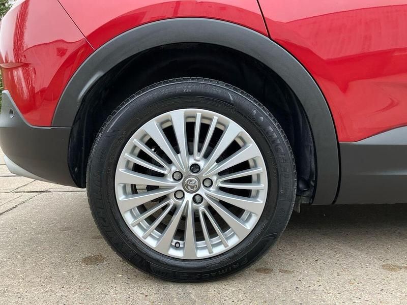 Used Vauxhall Grandland X S 128 HP (94 kW) 2019 Red SUV