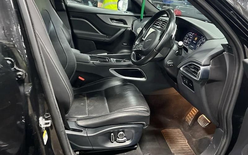 Used Jaguar F-Pace R-Sport 250 HP (183 kW) 2019 Black SUV