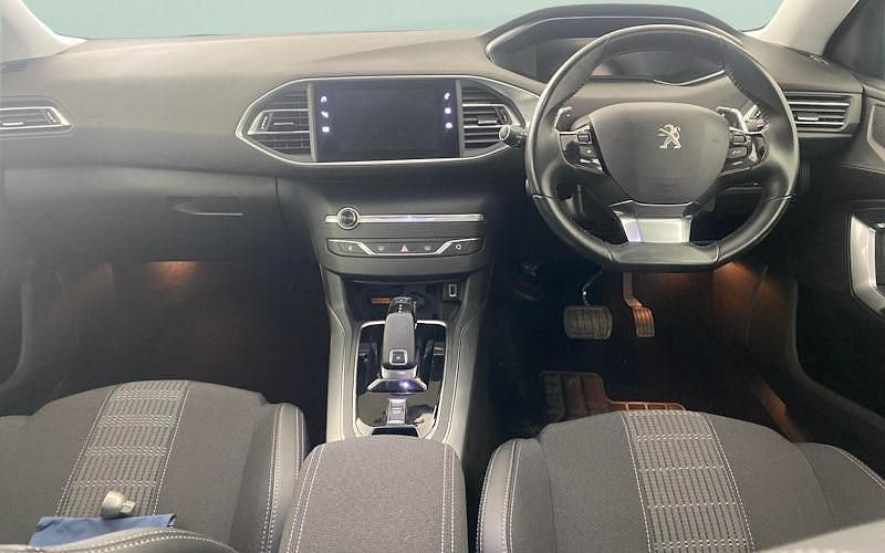 Used Peugeot 308 SW Allure 131 HP (96 kW) 2021 Blue Estate