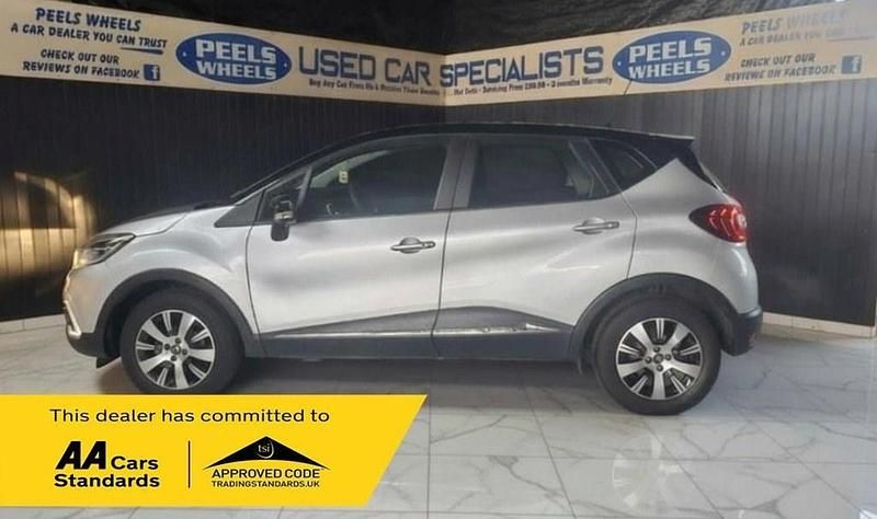 Used Renault Captur Play 90 HP (66 kW) 2018 Silver SUV
