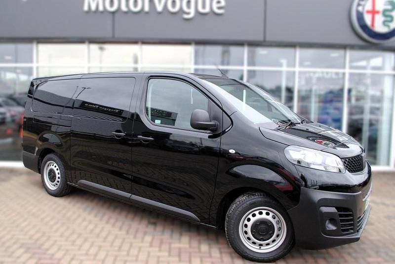 Black Used 2023 Fiat Scudo MPV | £33,331 - Image 1/4