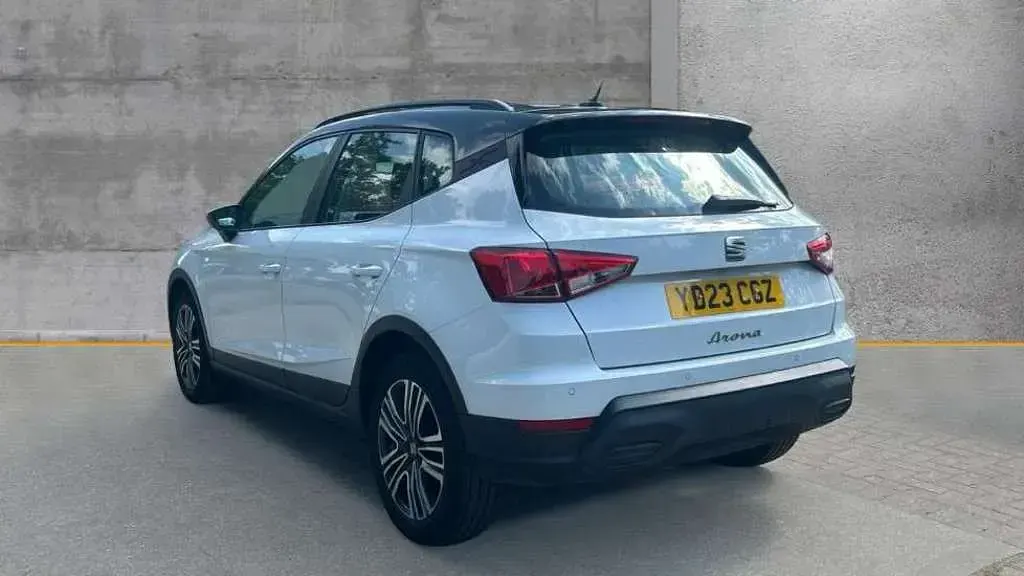 Used Seat Arona SE Technology 95 HP (69 kW) 2023 White SUV