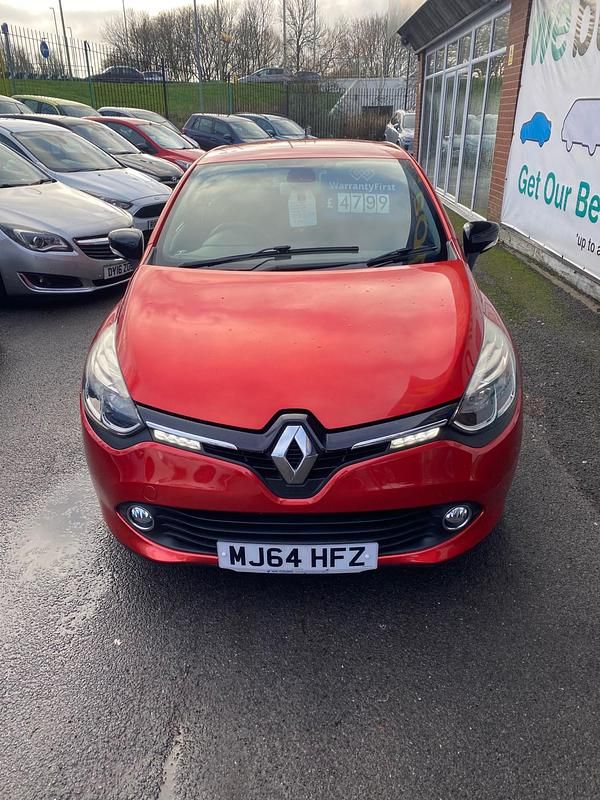 Used Renault Clio IV Dynamique 75 HP (55 kW) 2014 Red Hatchback