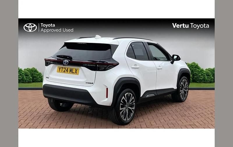 Usado Toyota Yaris Cross 113 HP (83 kW) 2024 Branco SUV
