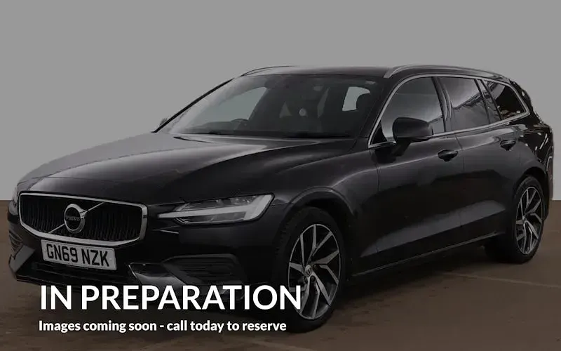 Usado Volvo V60 Momentum 150 HP (110 kW) 2019 Preto Carrinha