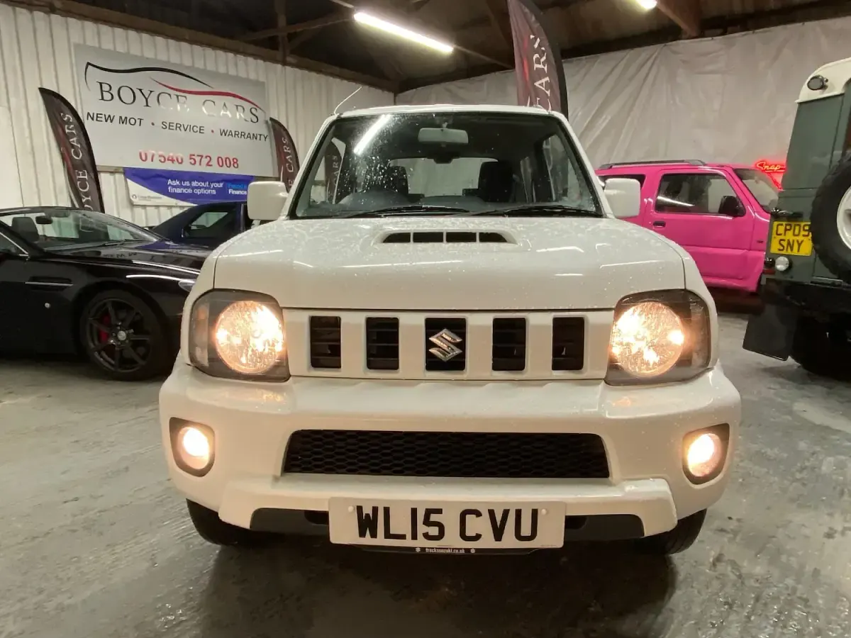 Used Suzuki Jimny SZ3 85 HP (62 kW) 2015 White SUV