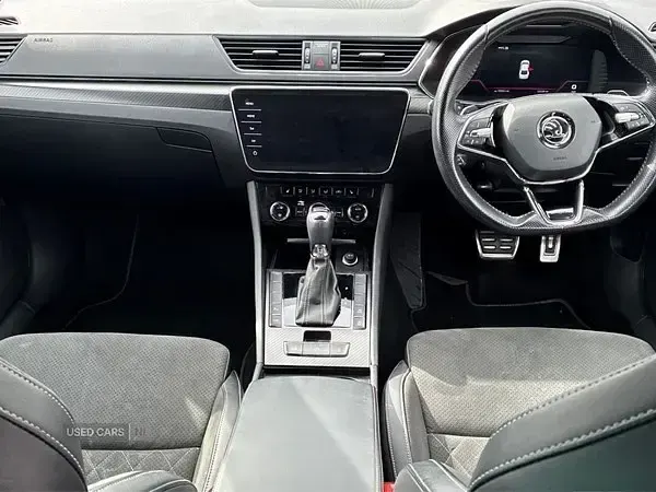 Usado Skoda Superb SportlinePlus 150 HP (110 kW) 2024 Branco Citadino