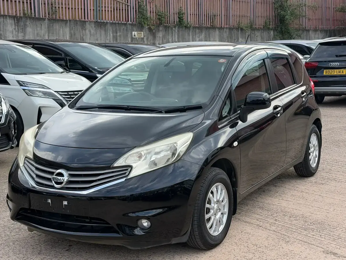 Used Nissan Note 98 HP (72 kW) 2013 Black Hatchback