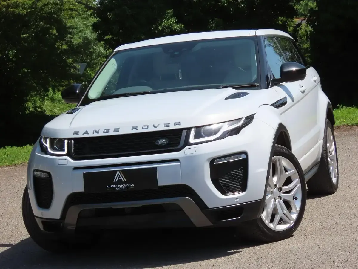Used Land Rover Range Rover evoque HSE Dynamic 2018 White Estate