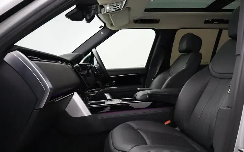 Used Land Rover Range Rover SE 349 HP (256 kW) 2026 SUV