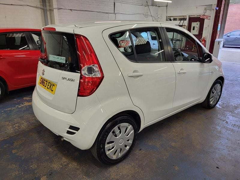 Used Suzuki Splash SZ3 93 HP (68 kW) 2013 White Hatchback