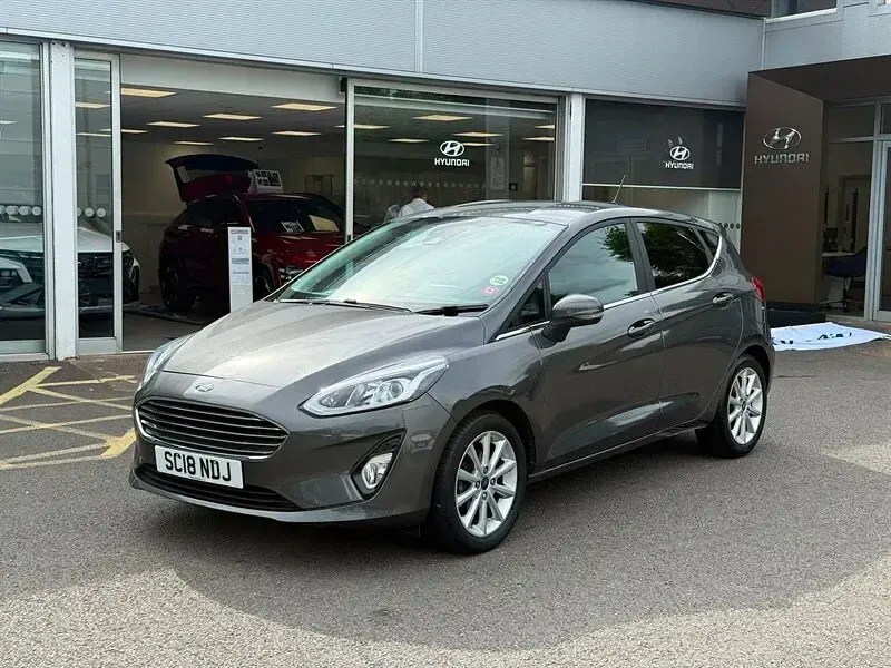 Used Ford Fiesta Titanium 100 HP (73 kW) 2018 Grey Hatchback