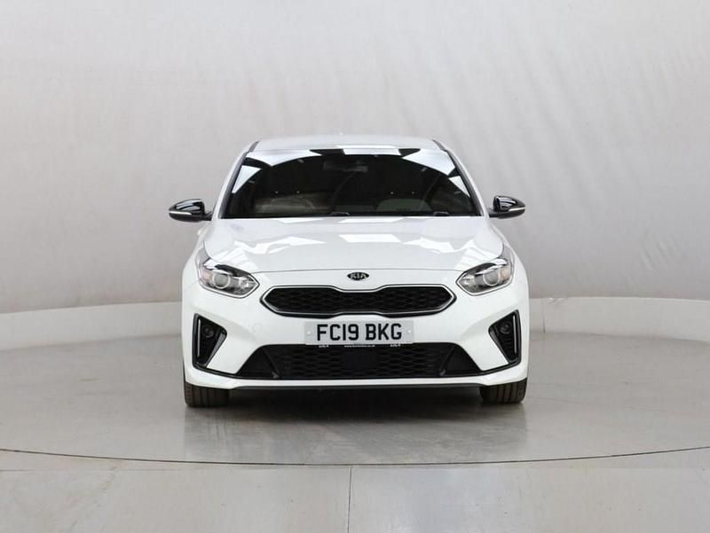 Used Kia Ceed GT-Line 118 HP (86 kW) 2019 White Hatchback