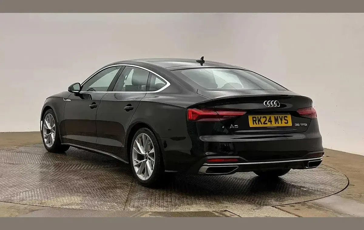 Usado Audi A5 Sport 150 CV (110 kW) 2024 Negro Utilitario