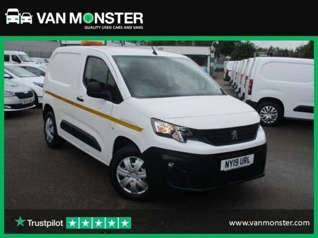 White Used 2019 Peugeot Partner MPV | £7,599 (Fair price) - Image 1/4