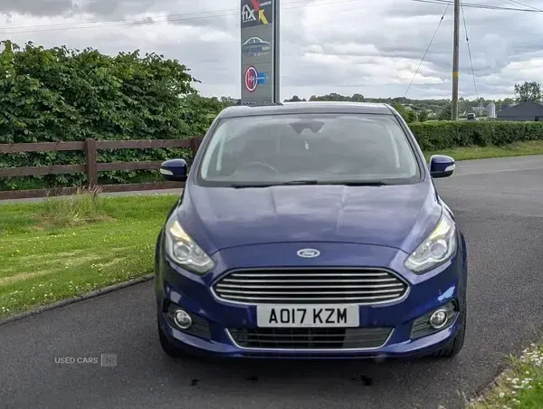 Used Ford S-MAX Titanium 180 HP (132 kW) 2017 Blue MPV