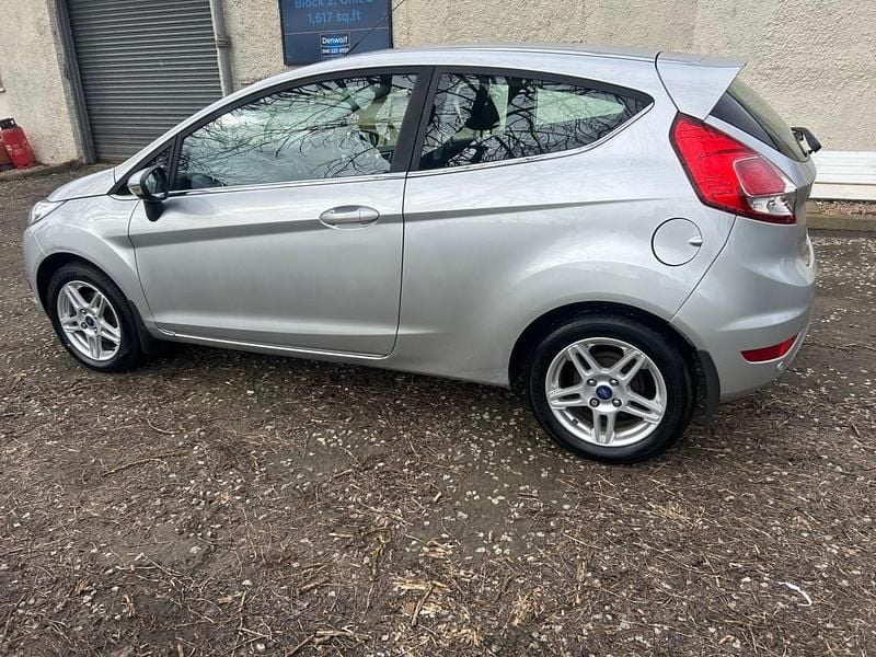 Used Ford Fiesta Zetec 82 HP (60 kW) 2013 Silver Hatchback