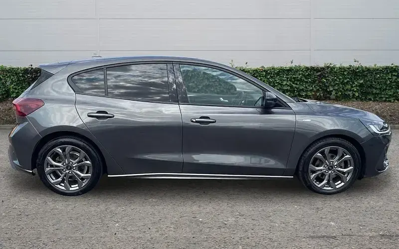 Used Ford Focus ST-Line 125 HP (91 kW) 2023 Grey Hatchback