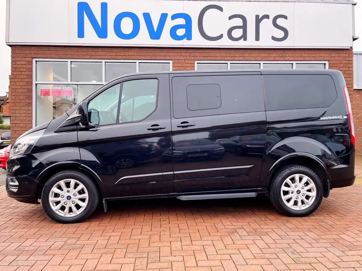 Used Ford Tourneo Titanium 130 HP (95 kW) 2021 Black MPV