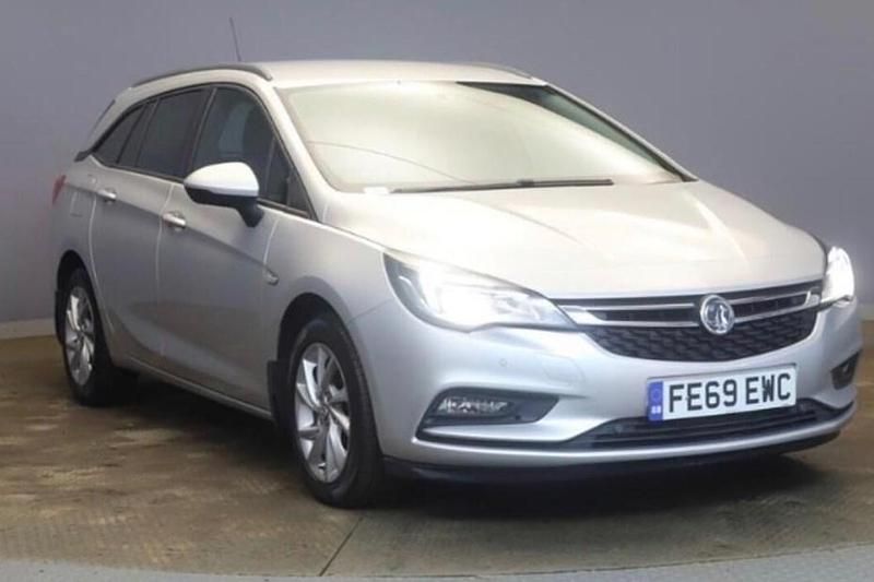 Used Vauxhall Astra Design Edition 136 HP (100 kW) 2019 Silver Estate