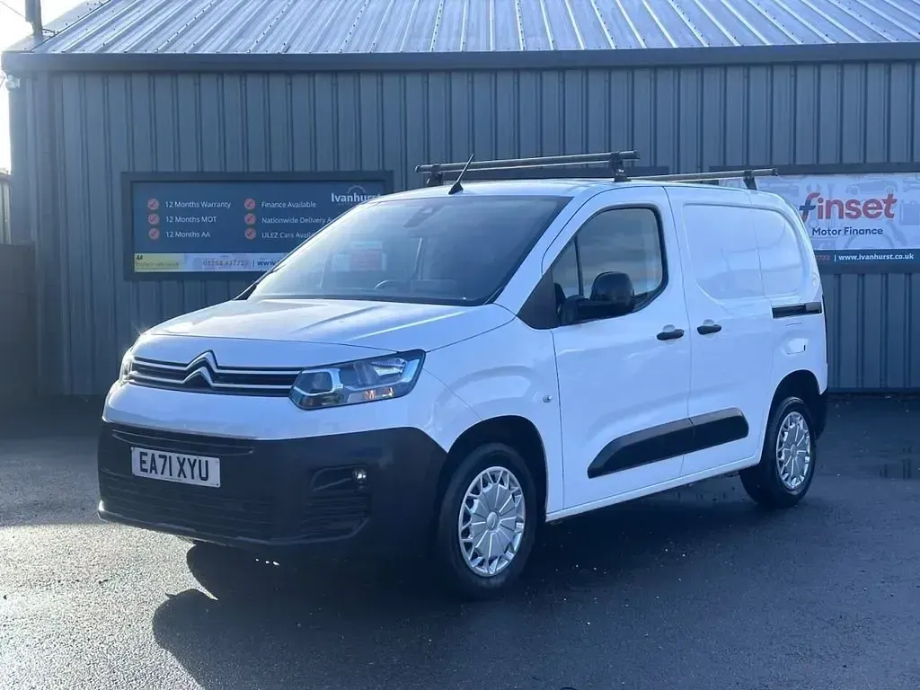 Usado Citroën Berlingo 130 HP (95 kW) 2021 Branco Monovolume