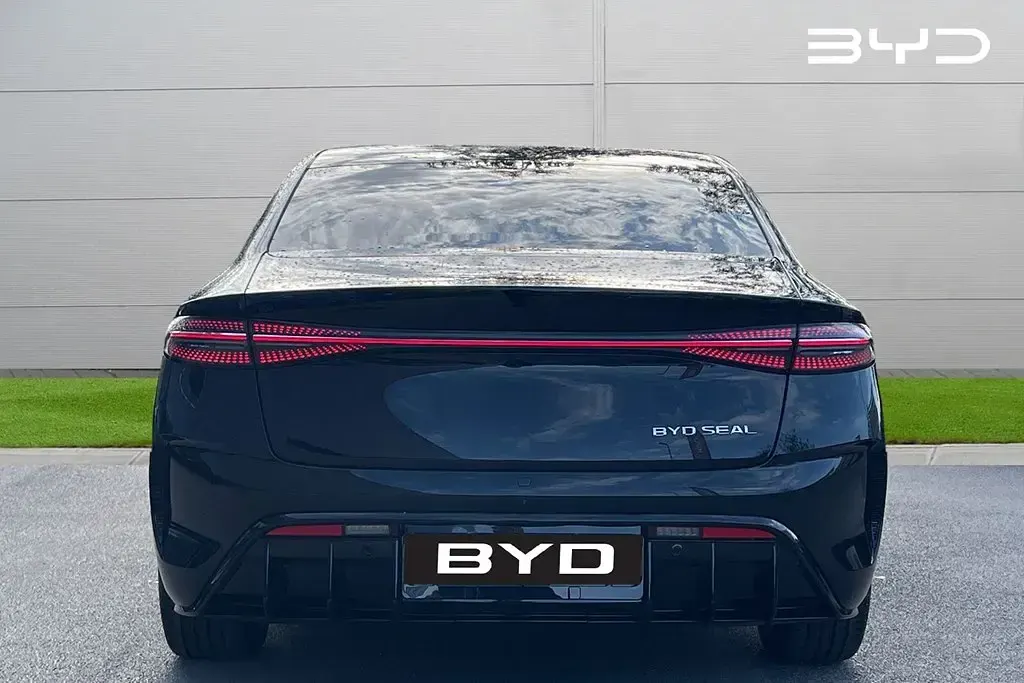 Usado BYD Seal Design 150 kW (204 CV) 2024 Negro Berlina