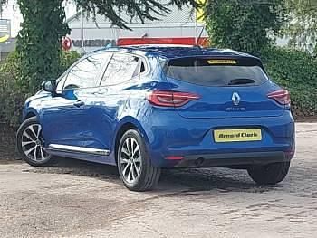 Used Renault Clio V Iconic 90 HP (66 kW) 2021 Blue Hatchback