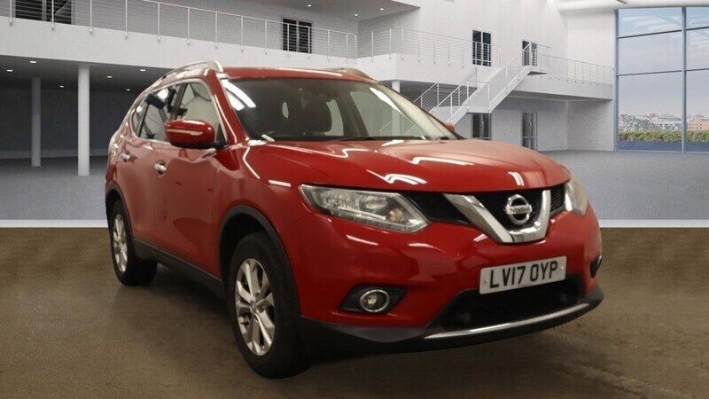 Chilli red Used 2017 Nissan X-Trail Acenta SUV | £7,975 (Good price) - Image 1/4