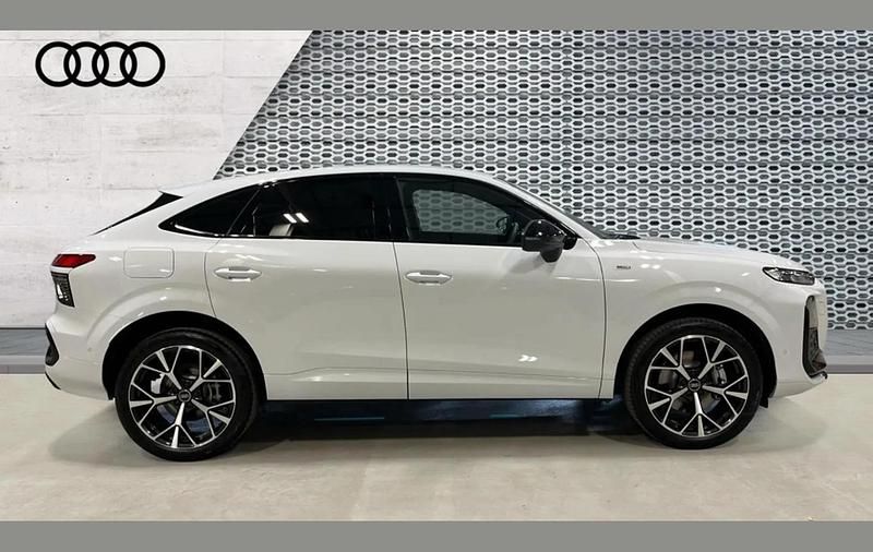 New Audi Q3 Comfort 272 HP (200 kW) 2026 White SUV