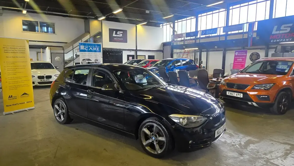 Used BMW 116 Sport Line 2012 Black Hatchback
