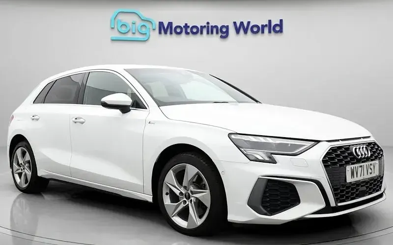 Used Audi A3 Sportback e-tron S-Line 204 HP (150 kW) 2024 Hatchback