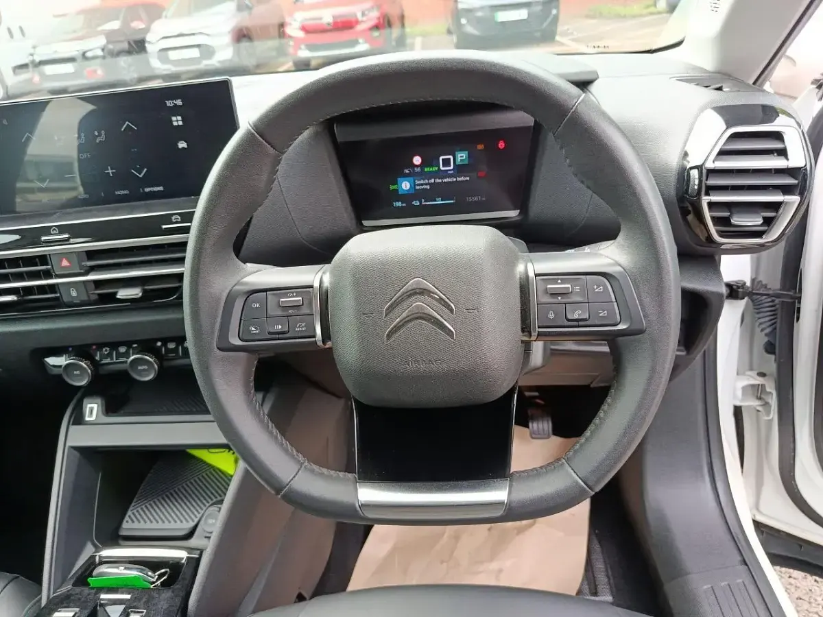 Używany Citroën e-C4 98 kW (134 KM) 2023 Biały Hatchback