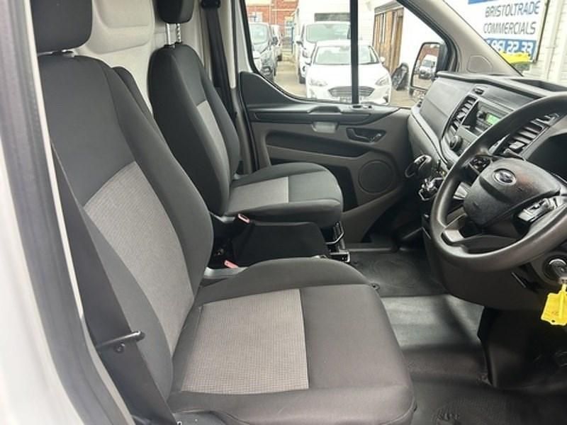 Used Ford Transit Custom 105 HP (77 kW) 2018 White Van