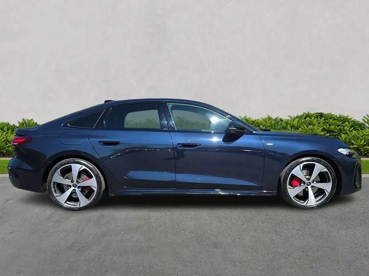 Used Audi A5 Advanced 204 HP (150 kW) 2025 Blue Sedan