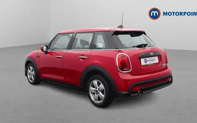 Used Mini Cooper Classic 136 HP (100 kW) 2022 Red Hatchback