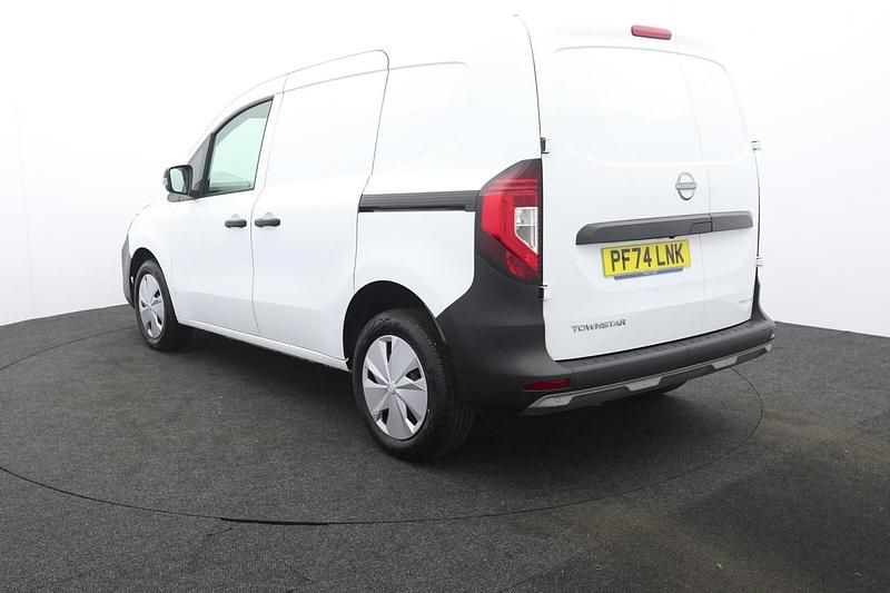 Used Nissan Townstar Acenta 130 HP (95 kW) 2024 White Van