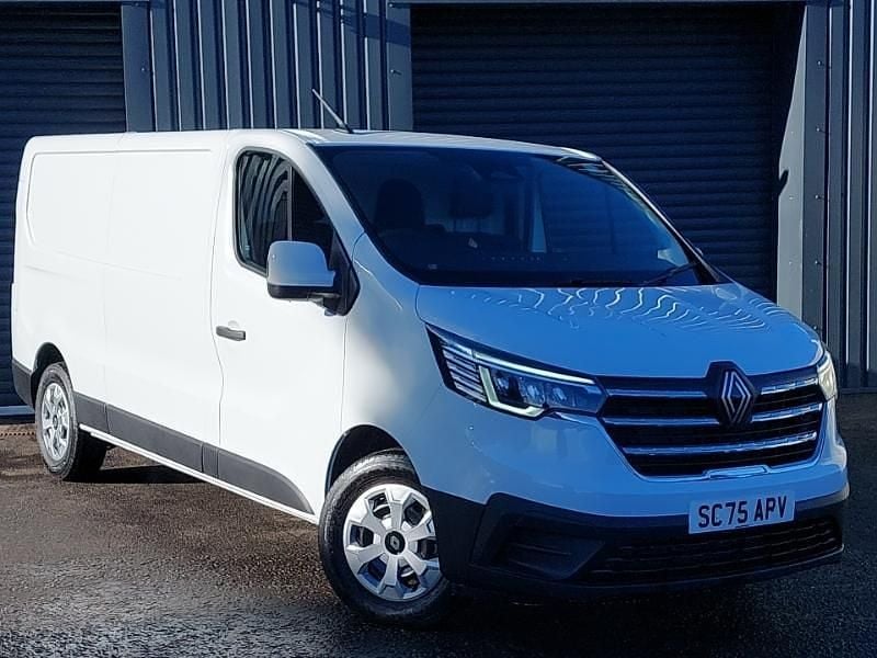 New Renault Trafic 2025 Solid  glacier white MPV