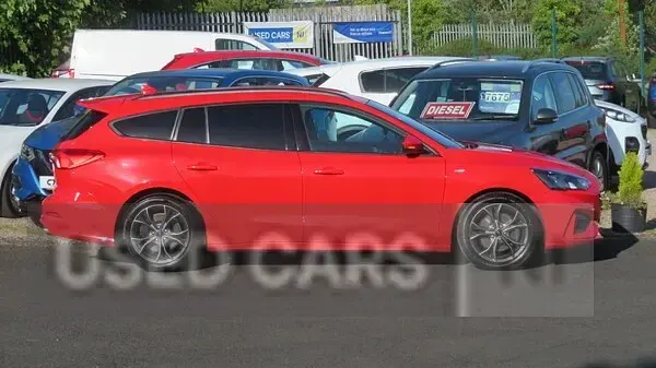 Used Ford Focus ST-Line 120 HP (88 kW) 2019 Red Estate