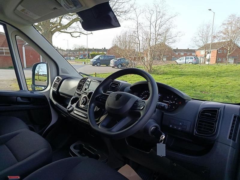 Used Peugeot Boxer S 138 HP (101 kW) 2024 White Van