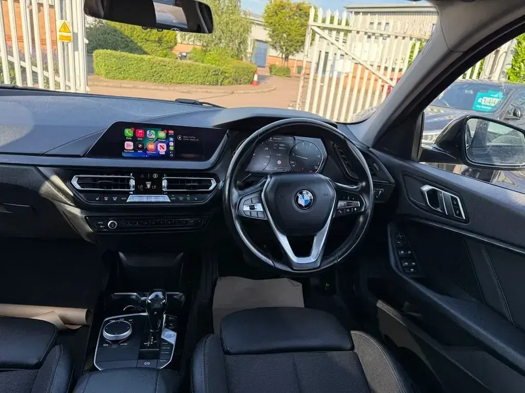 Used BMW 118 Sport Line 140 HP (102 kW) 2019 Black Hatchback