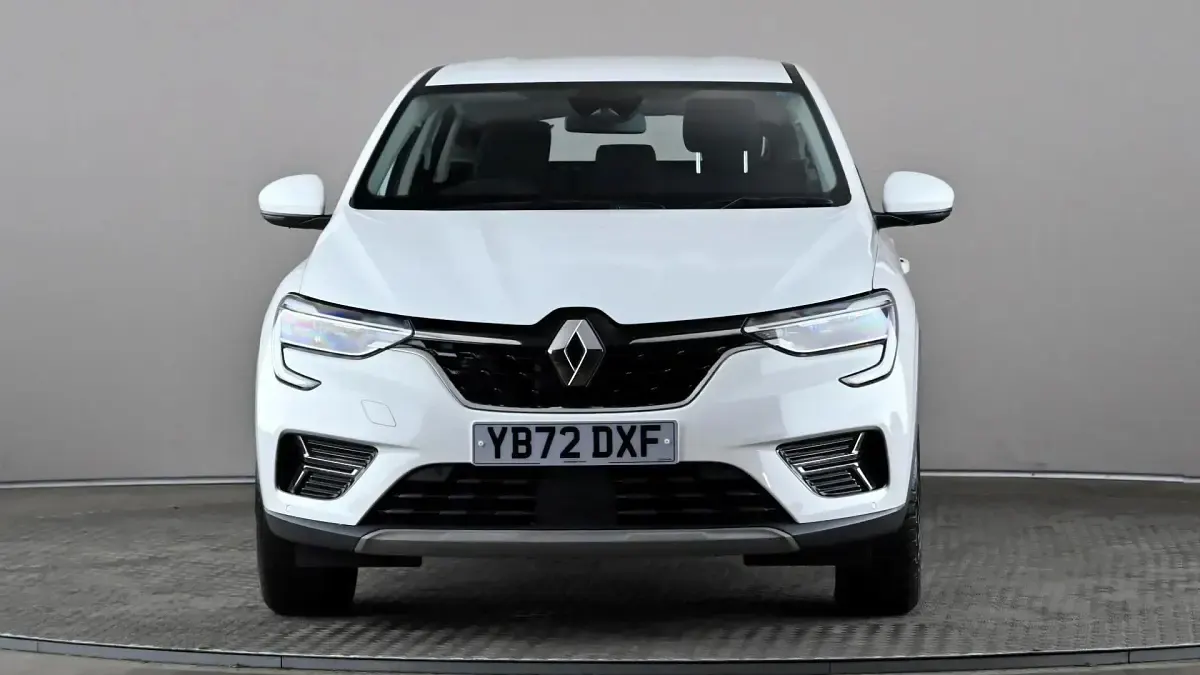 Używany Renault Arkana Iconic 138 KM (101 kW) 2023 Biały SUV
