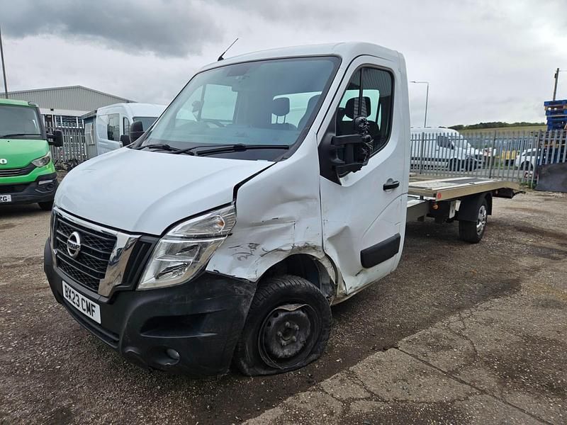 Used Nissan Interstar Tekna 145 HP (106 kW) 2023 White Van