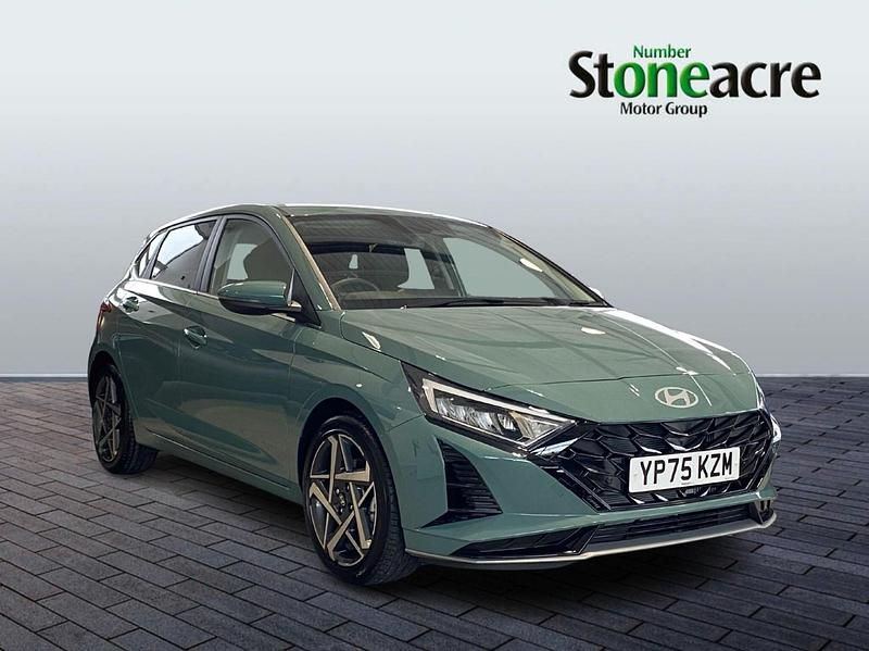 Green New 2025 Hyundai i20 Premium Hatchback | £17,990 (Super price) - Image 1/4